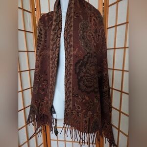 NWT WOMENS VINCE CAMUTO SUPER SOFT BROWN PAISLEY SHOULDER WRAP/SCARF 70 X 26 in